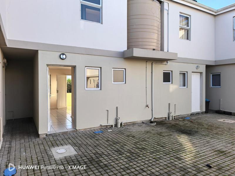 To Let 2 Bedroom Property for Rent in Heiderand Western Cape